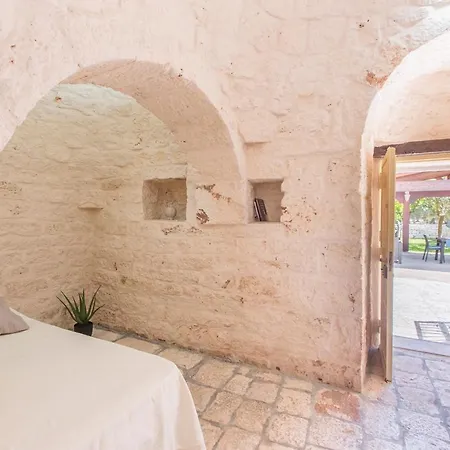 Trullo Pioppo Gigante - Jacuzzi فيلة